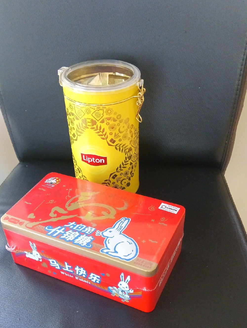 🎉 Candy & Tea Bundle - Lipton Yellow Tea & Red White Rabbit Candy In Tins